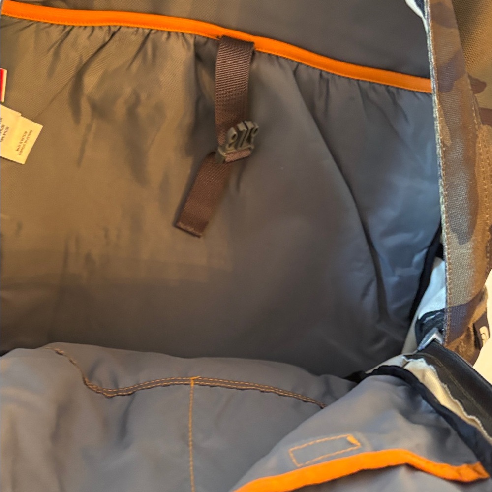 The NORTH FACE Heckler camo patterned backpack - Picture 8 of 13